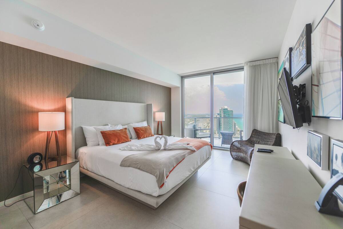 Luxe appartement, 1 slaapkamer, uitzicht op zee | Luxe beddengoed, verduisterende gordijnen, een strijkplank/strijkijzer