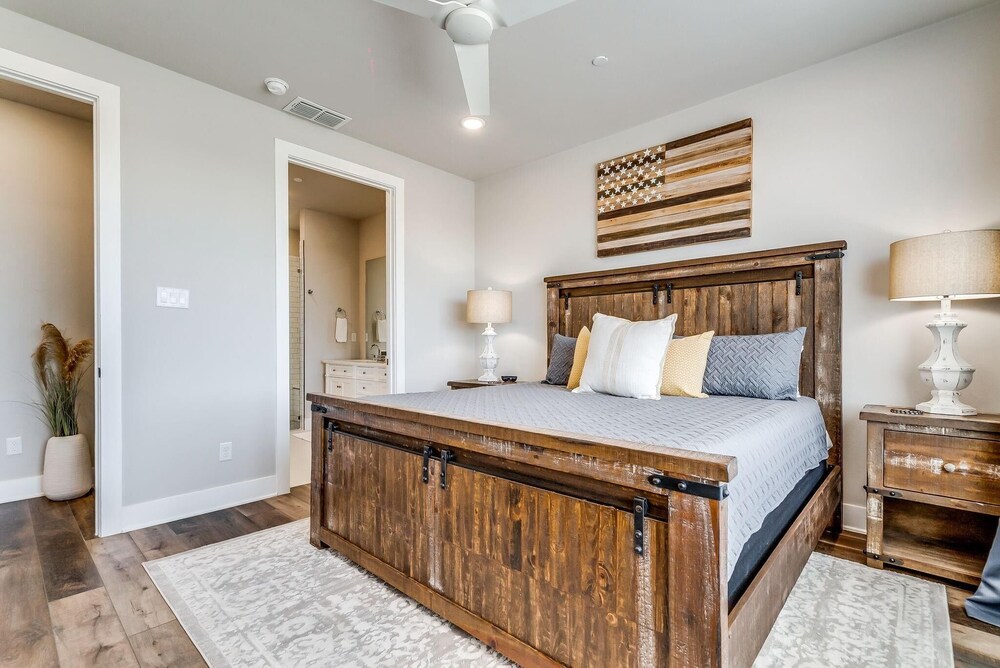 Amazing Waterfront Condo on Possum Kingdom Lake, perfect for families