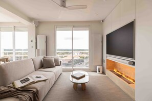 Smart-TV, Kamin, Drucker