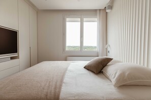 1 chambre, bureau, chambres insonorisées, fer et planche à repasser