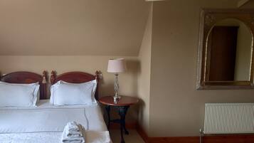 Luxury Quadruple Room, Multiple Beds, Sea View, Sea Facing