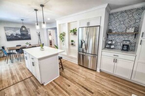 Interior - Freshly Updated Retreat in Midtown (Wilmington)