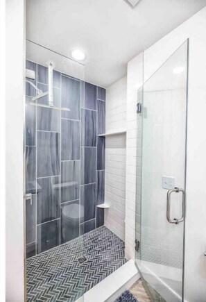 Shower - Freshly Updated Retreat in Midtown (Wilmington)