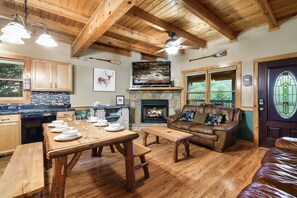 Smart TV, fireplace, video games, DVD player - Spacious Family Fun Cabin with Slide, Hot Tub, Games & Great Location! Pets ok (Pigeon Forge)