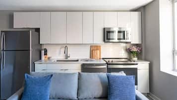 Studio | Living area | 40-inch Smart TV with digital channels, TV