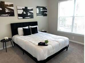 Room - Luxury Modern Condo by Lenox Mall (Atlanta)