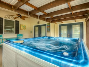 Bain à remous intérieur