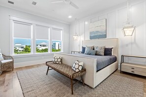 7 quartos, ferros/tábuas de passar roupa, berço de viagem