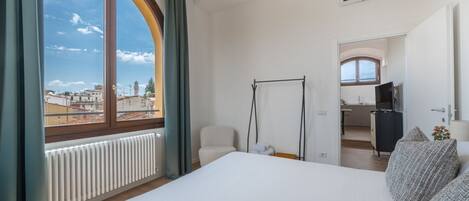 3 bedrooms, iron/ironing board, WiFi