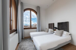 3 bedrooms, iron/ironing board, WiFi
