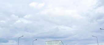 Townhouse with a pool, arcade/gaming area and a massage chair!