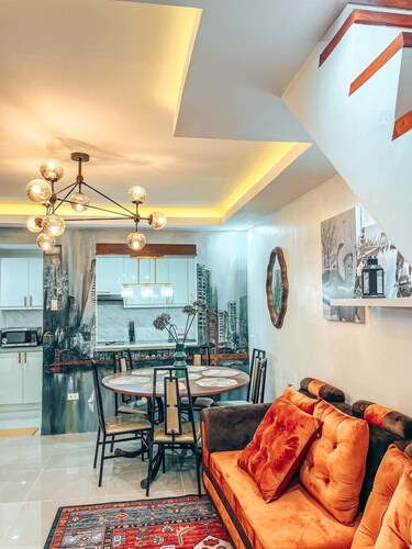 Townhouse with a pool, arcade/gaming area and a massage chair!