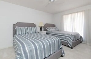 3 soveværelser, pengeskab på værelset, strygejern/strygebræt