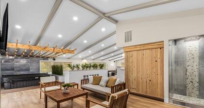 Blue Skies Retreat - Custom-Built Retreat in the Suburbs!