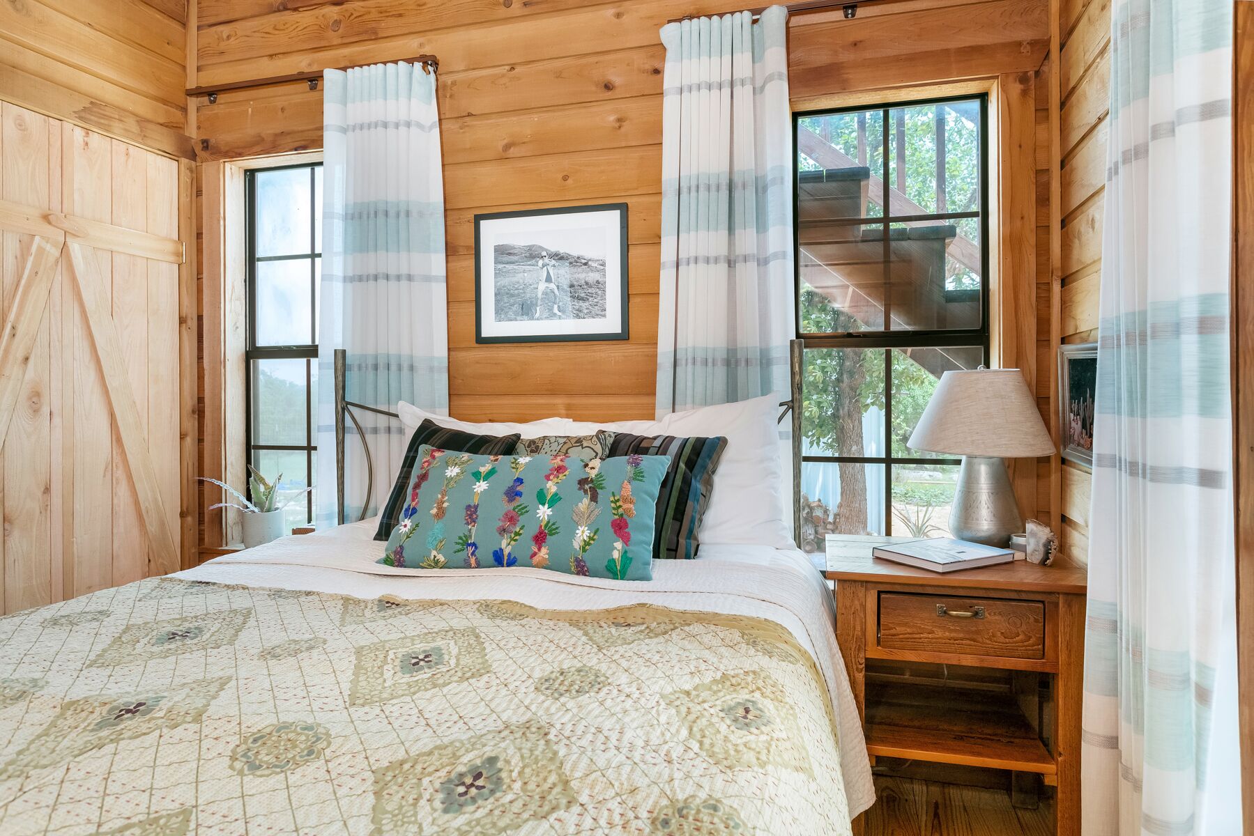 2 slaapkamers, een strijkplank/strijkijzer, gratis wifi, beddengoed