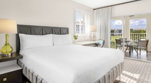 2 عدّة غرف نوم وخزنة داخل الغرفة ومكتب ومكواة/لوح كي