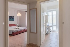 2 bedrooms, iron/ironing board, Internet, bed sheets