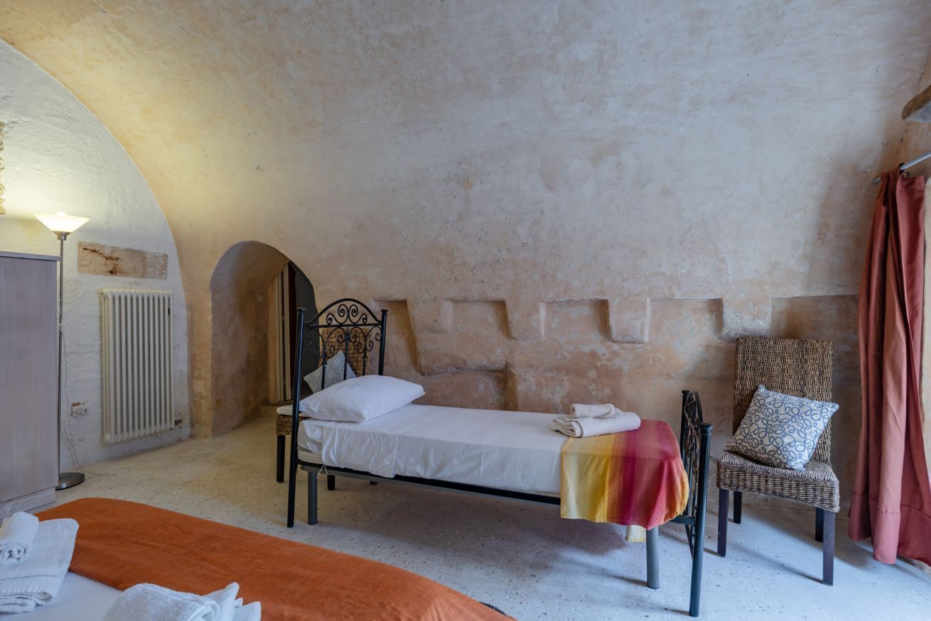 3 chambres, fer et planche à repasser, Wi-Fi, draps fournis