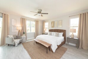 4 habitaciones, tabla de planchar con plancha y cuna de viaje 