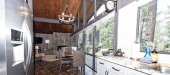 *Getaway in the Pines *Fireplace *BBQ *Peaceful