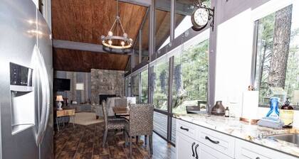 *Getaway in the Pines *Fireplace *BBQ *Peaceful