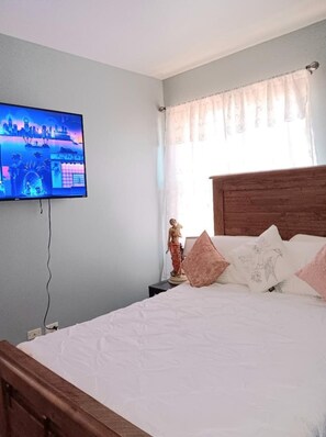 Room - Comfortable and Cozy 3 bedroom Apartment (Summit)