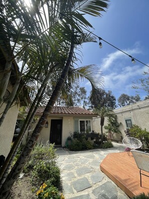 Terrace/patio - The Carlsbad Cottage, a peaceful townhome less than a mile from the beach! (Carlsbad)
