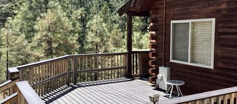 Geothermal pools and hot tub make this off-grid getaway pure joy!