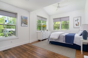 2 habitaciones, escritorio, tabla de planchar con plancha y wifi gratis