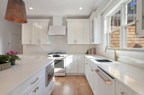 Micro-ondas, fogão, cooktop, lava-louças