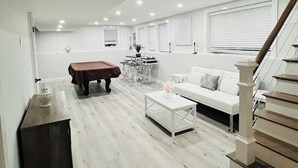 Interior - Beach nearby Pool/HotSpa Firepit LGbackyard (Barnstable)