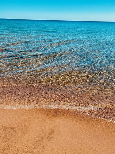 Country Club Cottage in Tiny - Moments From Beach!