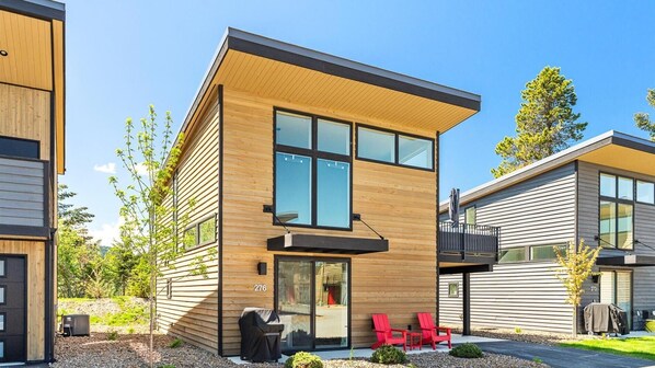 Exterior - Granite Peak at the Quarry (Whitefish)