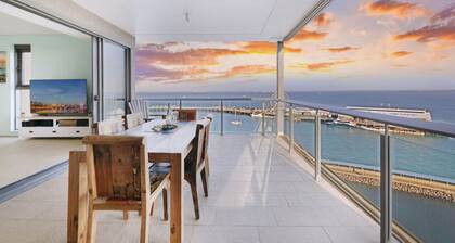 ZEN POINT PENTHOUSE - 3 BR Waterfront