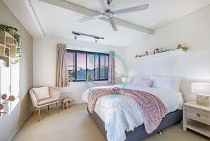 Luksus-lejlighed | 3 soveværelser, skrivebord, arbejdsområde til bærbare computere