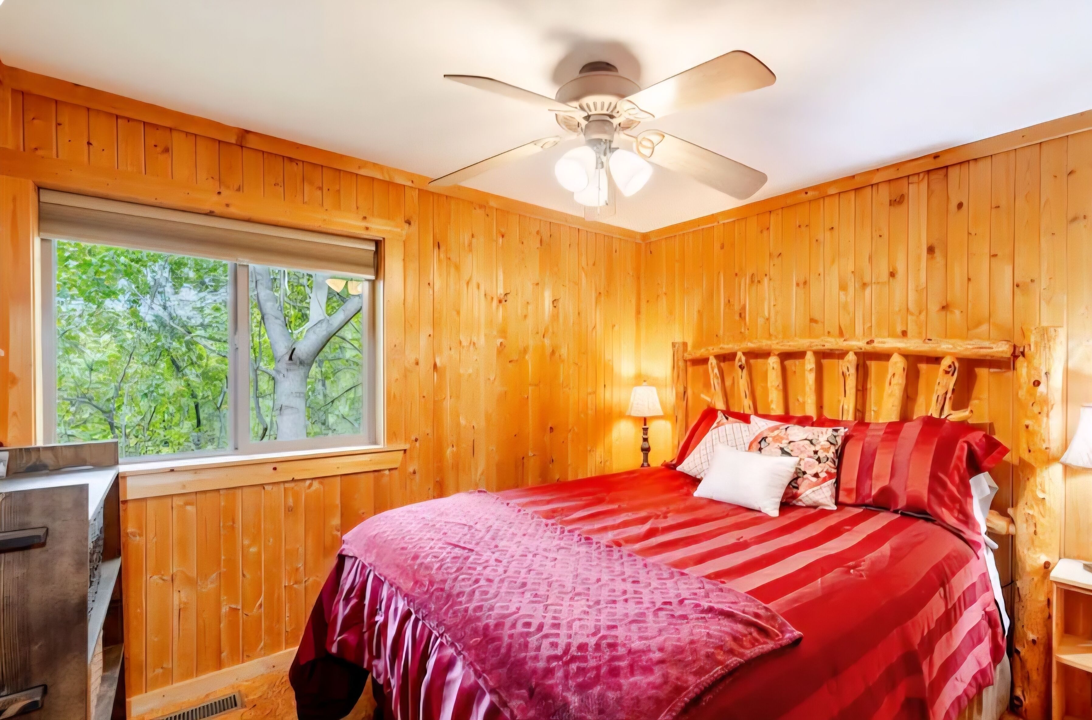 3 chambres, fer et planche à repasser, lit parapluie, Wi-Fi gratuit