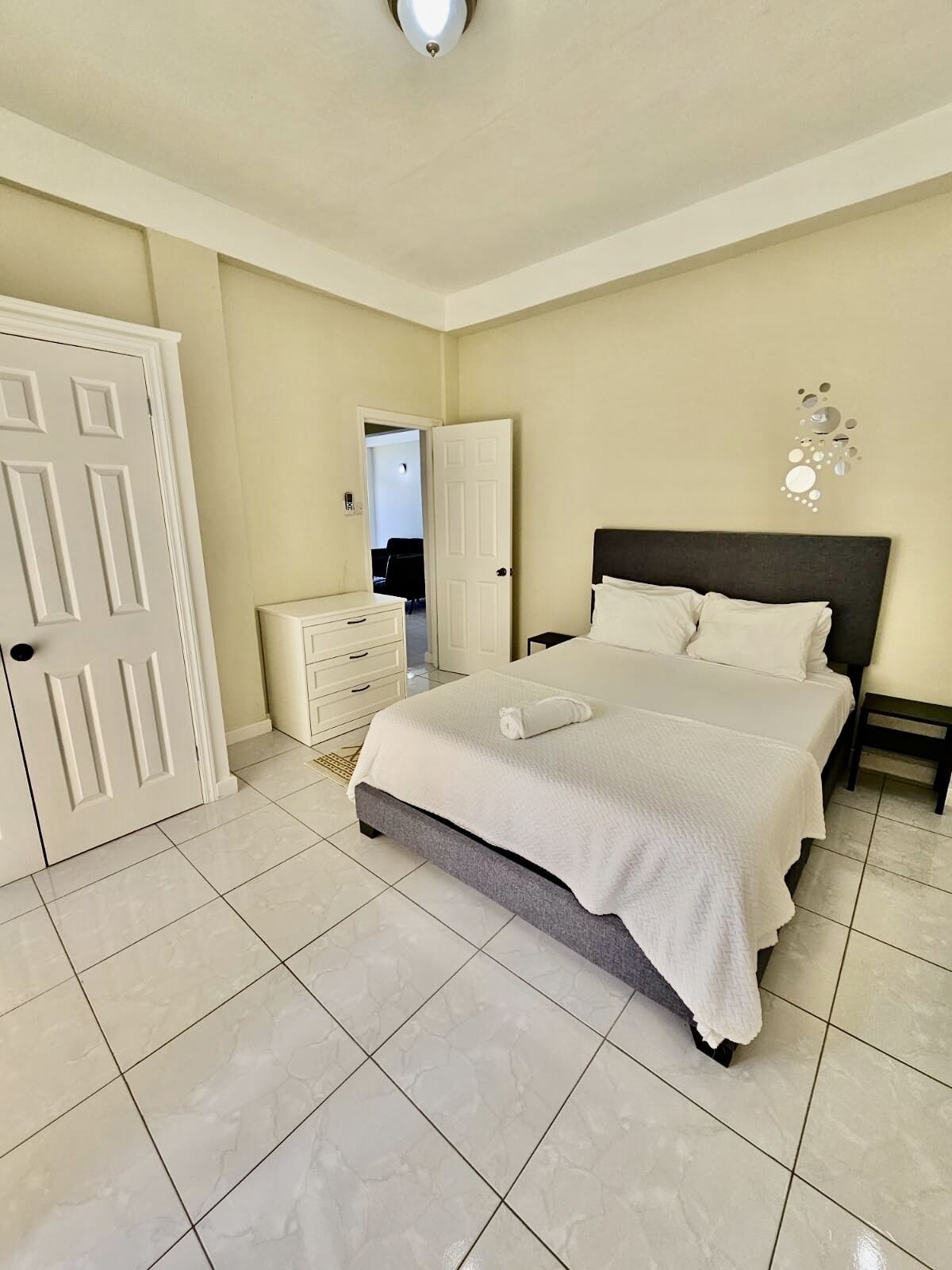 2 bedrooms, iron/ironing board, free WiFi, bed sheets