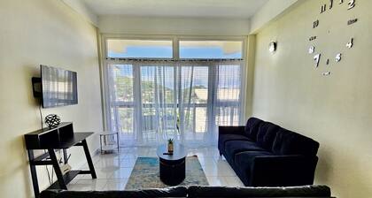 Stylish modern apt beach view