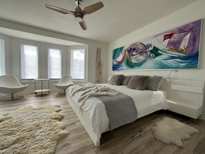 4 bedrooms, desk, iron/ironing board, free WiFi