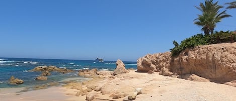 靠近海滩