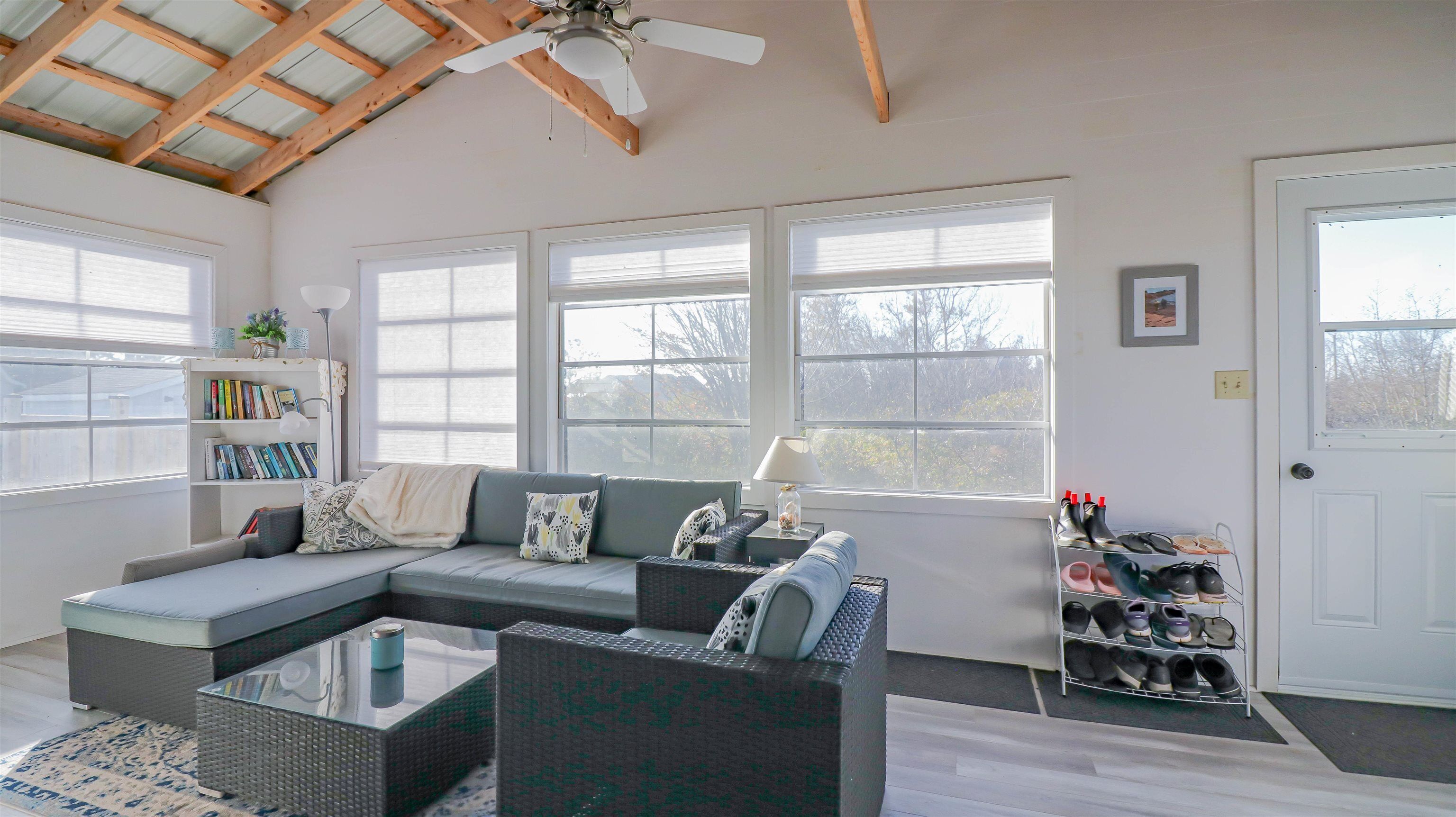 Smart TV, DVD player, books