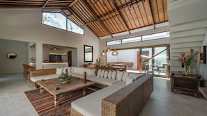 Vila, 4 quartos, vista para a piscina | 4 quartos, cofres nos quartos, Wi-Fi de cortesia, roupa de cama