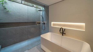 Vila, 4 quartos, vista para a piscina | 4 quartos, cofres nos quartos, Wi-Fi de cortesia, roupa de cama
