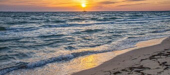 FullyLoaded5BR~Walk2Pool&Beach~Gameroom~Firepit~Sleeps16
