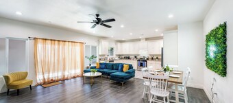 Zen Home, Arcade Game Room, TV Bedrooms, Spacious Home, 1 Mile to Downtown & UCR