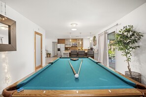 غرفة ال�ألعاب