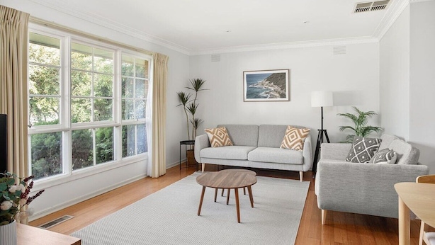 TV - Flanders  Pet-friendly near Hampton Village (Hampton)