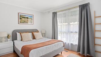 2 bedrooms, desk, iron/ironing board, free WiFi