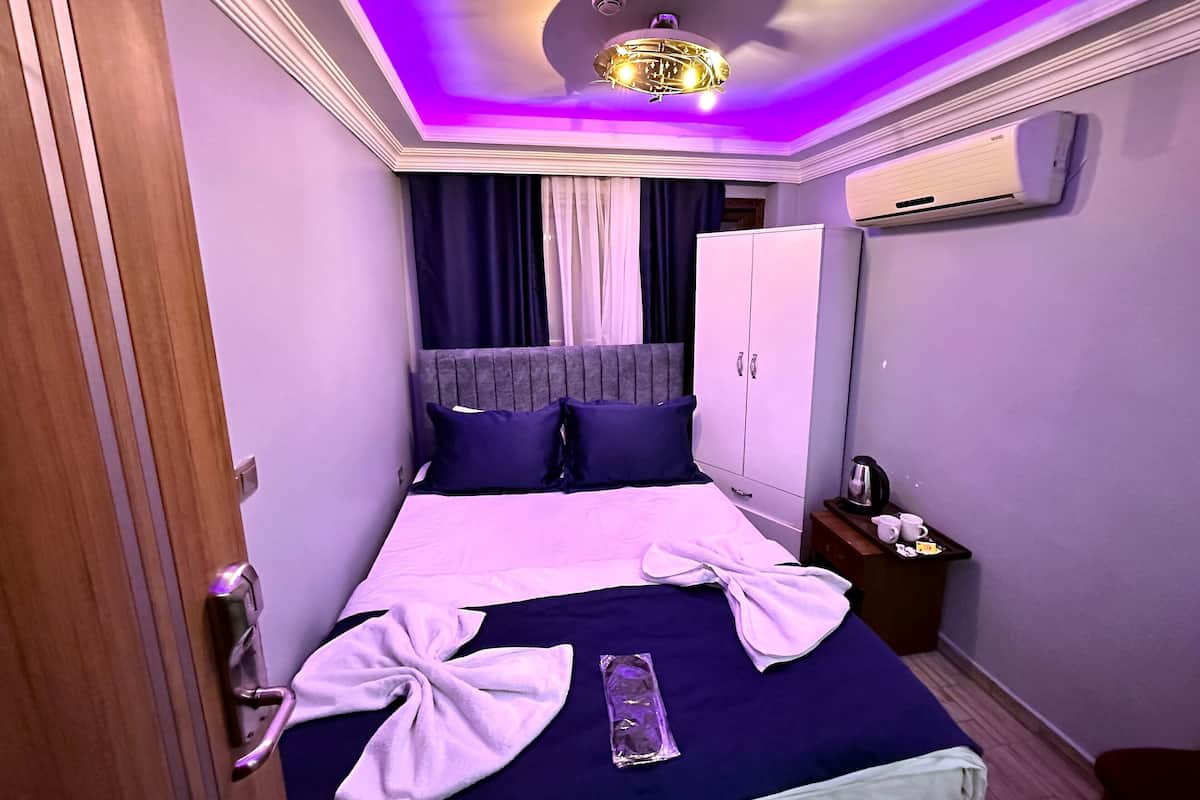 1 chambre, literie de qualité supérieure, minibar, bureau
