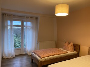 5 bedrooms, desk, iron/ironing board, travel cot